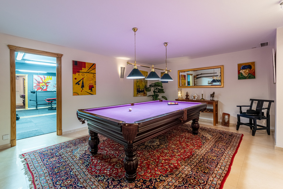 4 Bed Townhouse for sale in Nueva Andalucía Costa Del Sol, Málaga, Spain