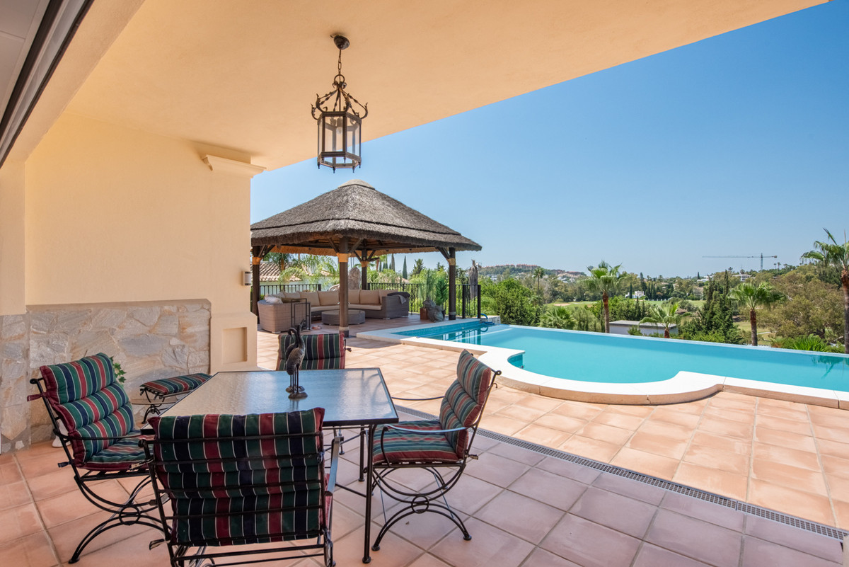 4 Bed Townhouse for sale in Nueva Andalucía Costa Del Sol, Málaga, Spain