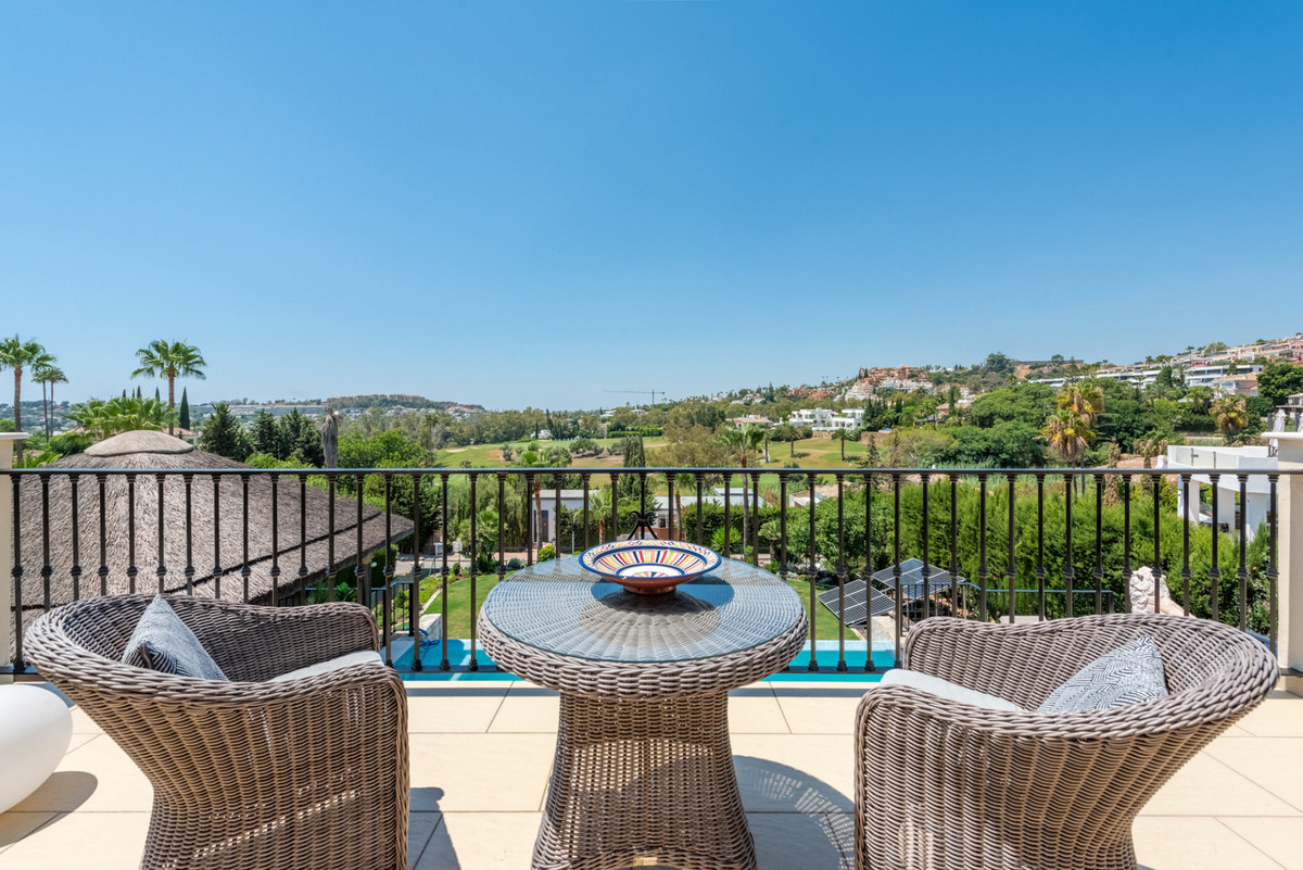 4 Bed Townhouse for sale in Nueva Andalucía Costa Del Sol, Málaga, Spain