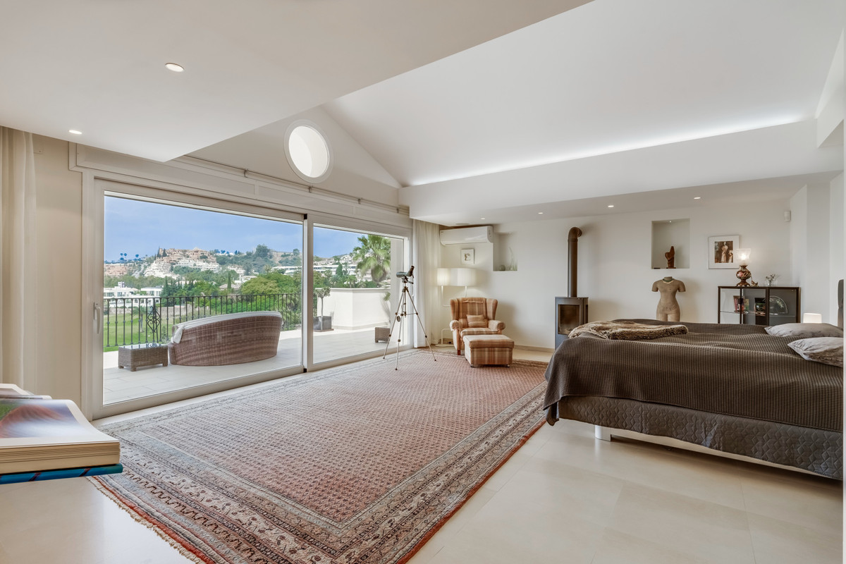 4 Bed Townhouse for sale in Nueva Andalucía Costa Del Sol, Málaga, Spain