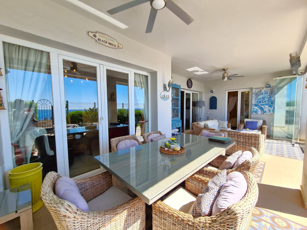 Se vende Apartamento Planta Baja de 3 dormitorios en Costa Del Sol, Málaga, España