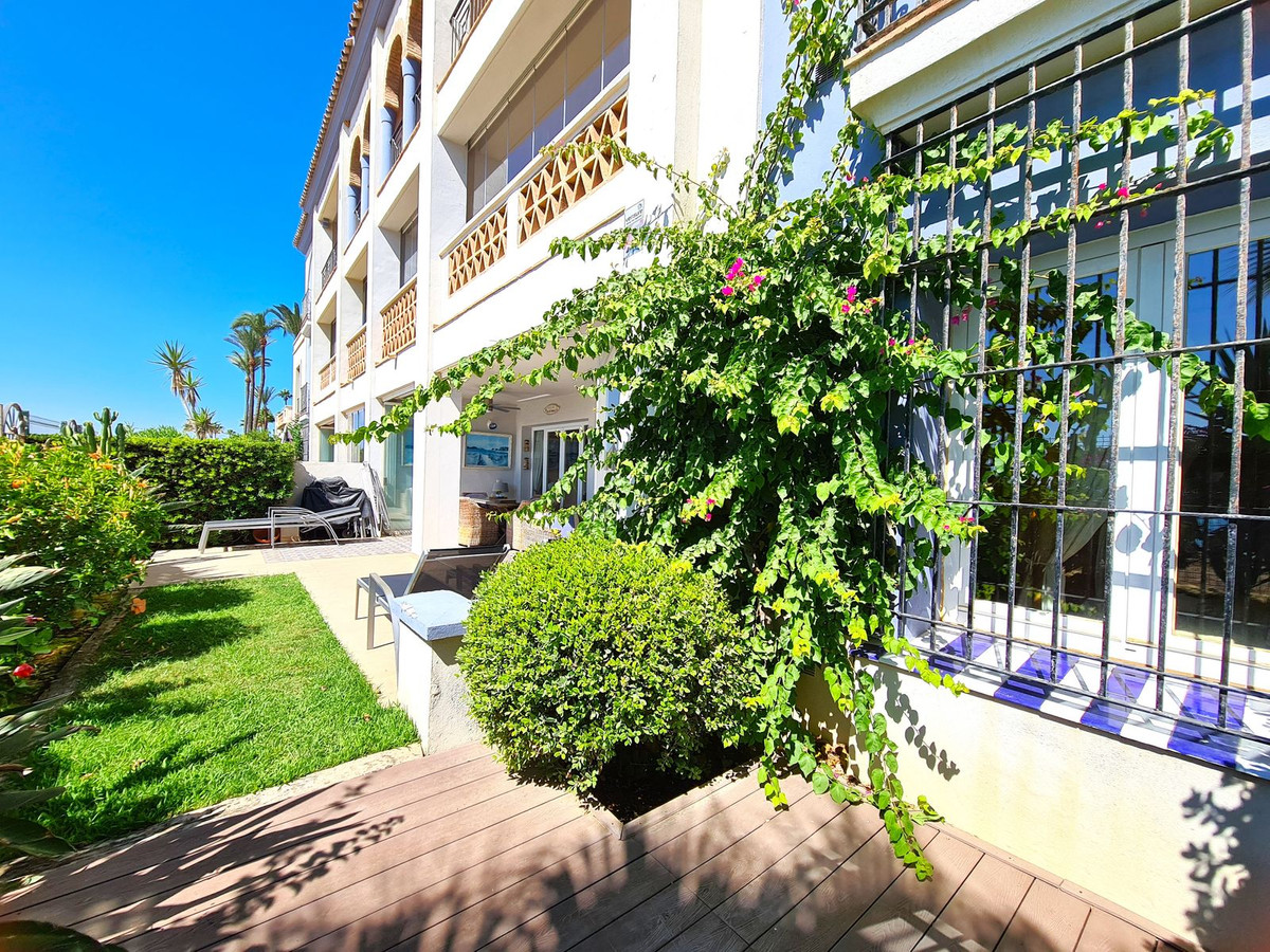 Se vende Apartamento Planta Baja de 3 dormitorios en Costa Del Sol, Málaga, España