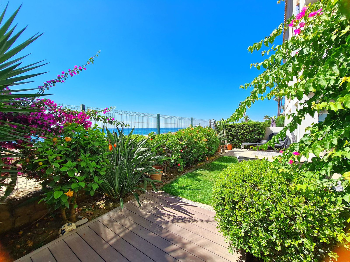 Se vende Apartamento Planta Baja de 3 dormitorios en Costa Del Sol, Málaga, España