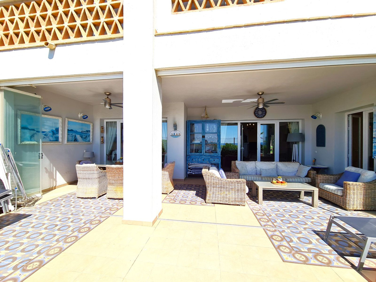 Se vende Apartamento Planta Baja de 3 dormitorios en Costa Del Sol, Málaga, España