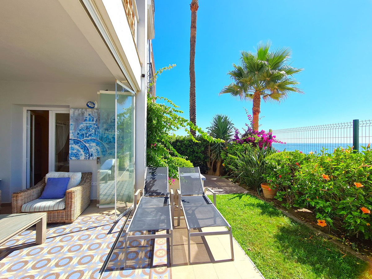 Se vende Apartamento Planta Baja de 3 dormitorios en Costa Del Sol, Málaga, España
