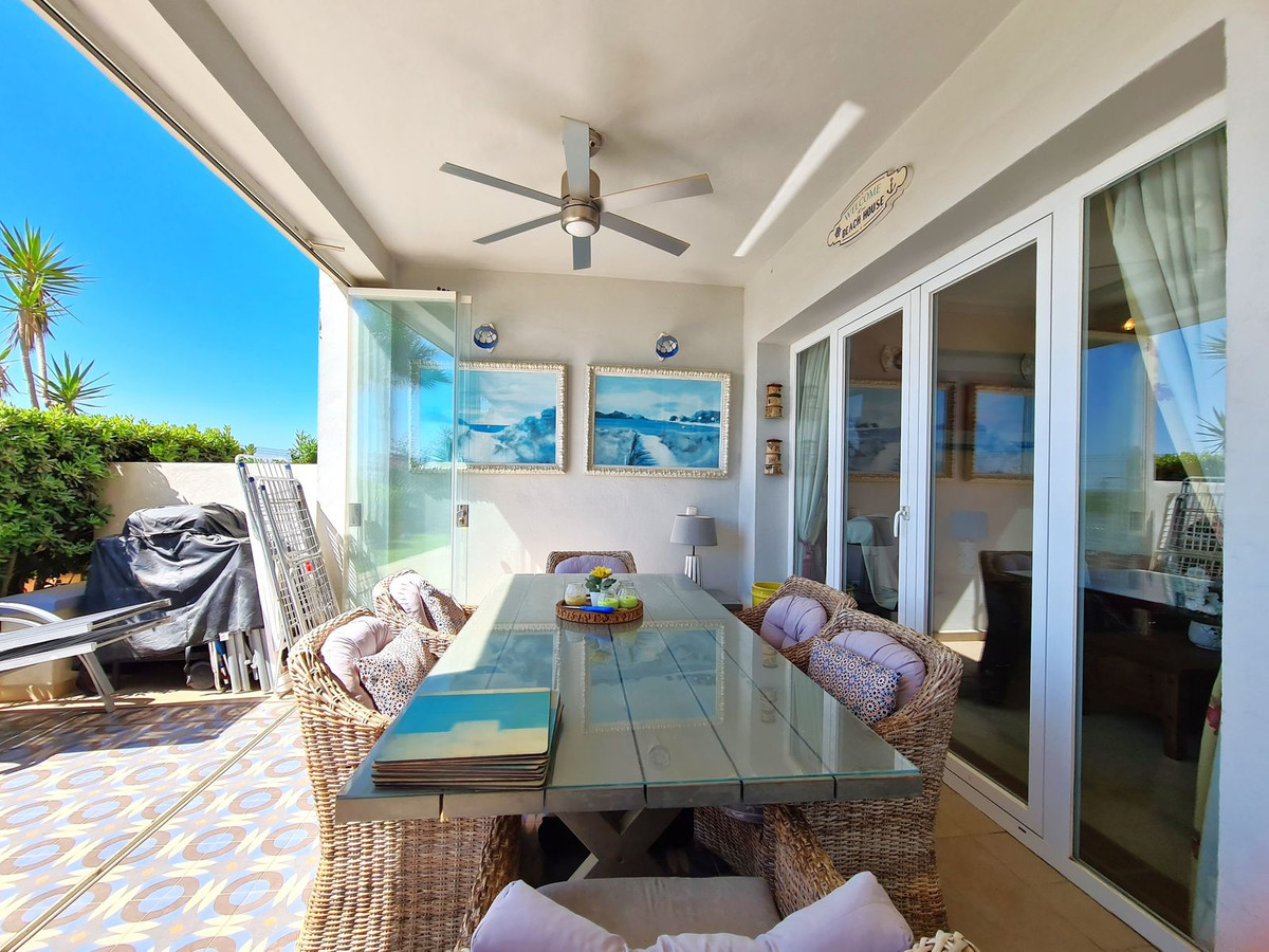 Se vende Apartamento Planta Baja de 3 dormitorios en Costa Del Sol, Málaga, España