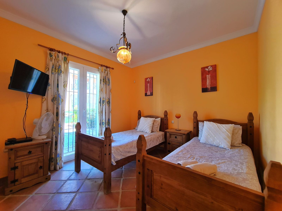 Se vende Apartamento Planta Baja de 3 dormitorios en Costa Del Sol, Málaga, España