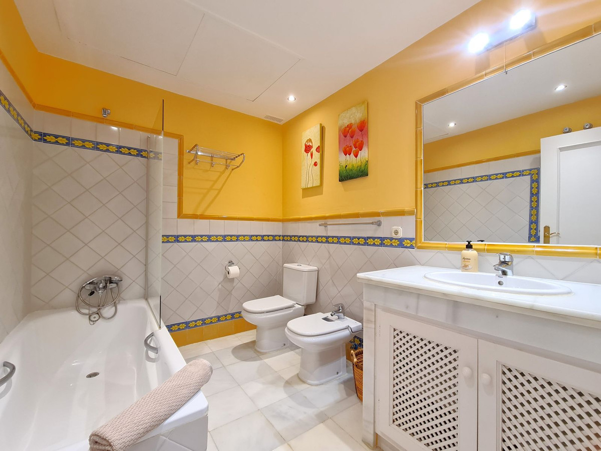 Se vende Apartamento Planta Baja de 3 dormitorios en Costa Del Sol, Málaga, España