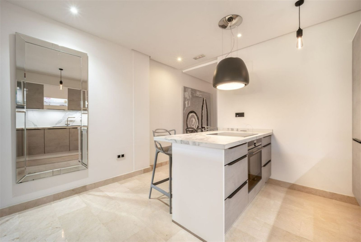 Se vende Apartamento Planta Media de 3 dormitorios en Costa Del Sol, Málaga, España