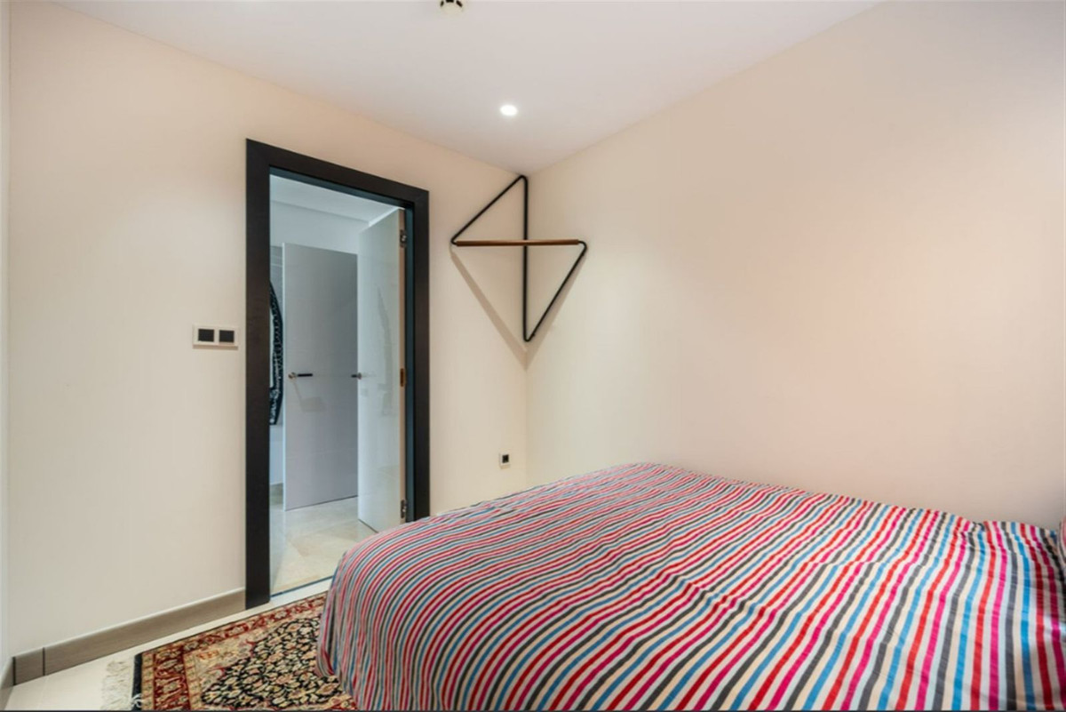 Se vende Apartamento Planta Media de 3 dormitorios en Costa Del Sol, Málaga, España