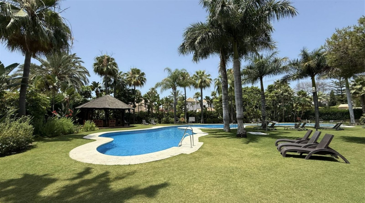 Se vende Apartamento Planta Media de 3 dormitorios en Costa Del Sol, Málaga, España