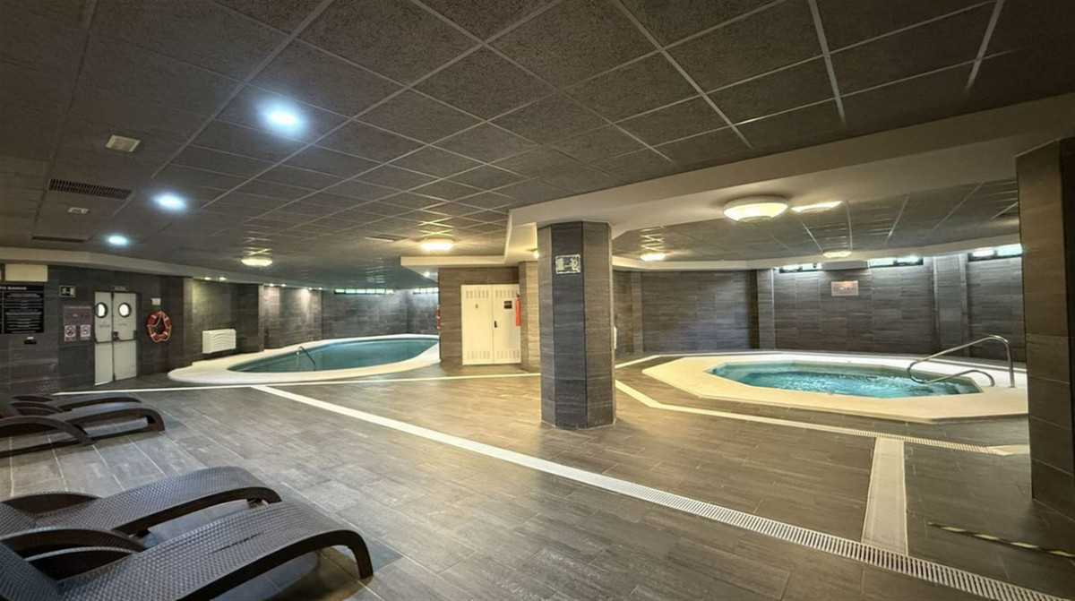 Se vende Apartamento Planta Media de 3 dormitorios en Costa Del Sol, Málaga, España