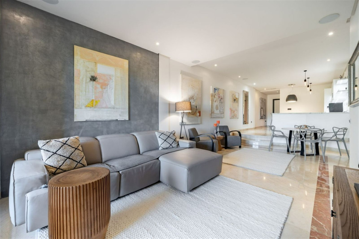 Se vende Apartamento Planta Media de 3 dormitorios en Costa Del Sol, Málaga, España