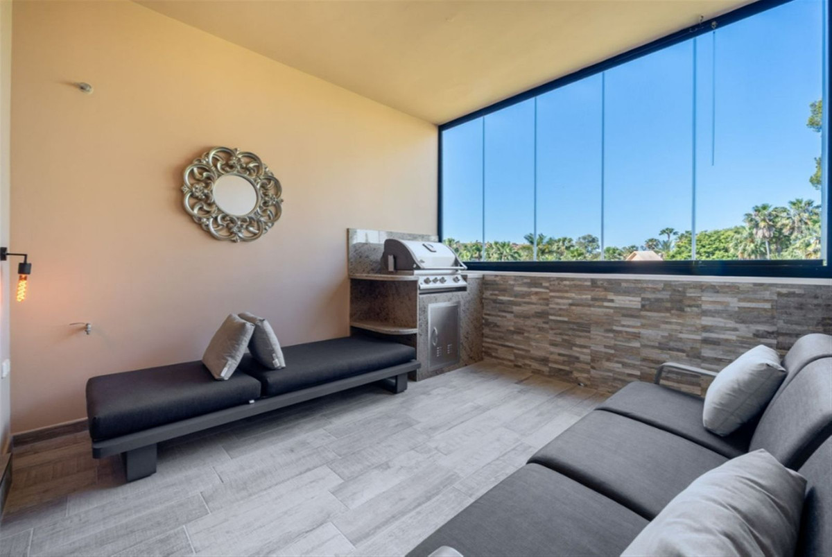 Se vende Apartamento Planta Media de 3 dormitorios en Costa Del Sol, Málaga, España