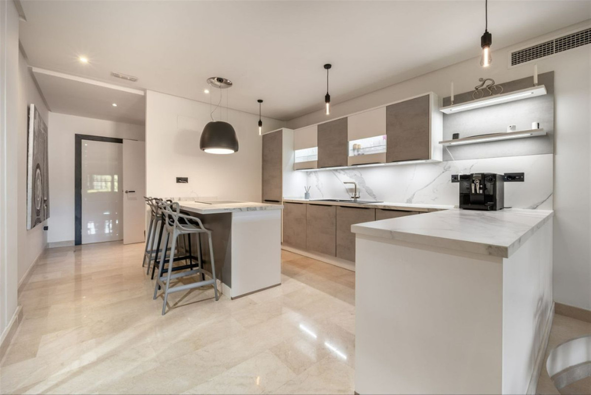Se vende Apartamento Planta Media de 3 dormitorios en Costa Del Sol, Málaga, España