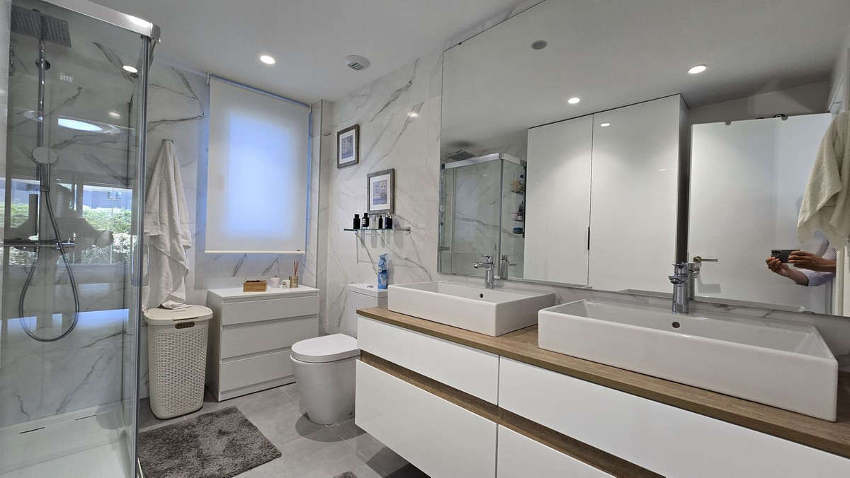 3 Bed Apartment for sale in New Golden Mile Costa Del Sol, Málaga, Spain