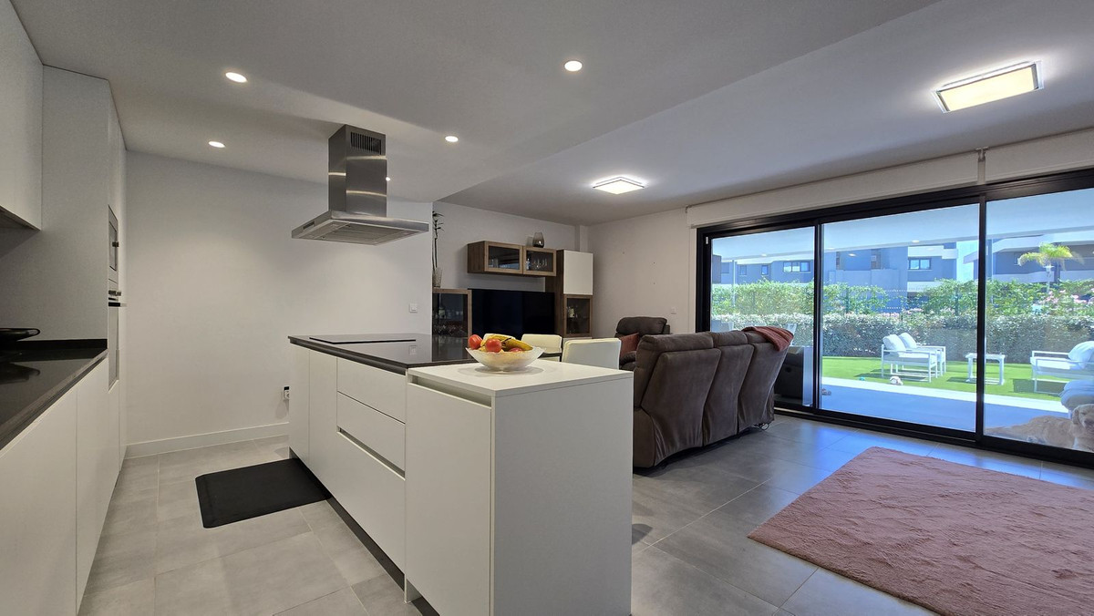 3 Bed Apartment for sale in New Golden Mile Costa Del Sol, Málaga, Spain