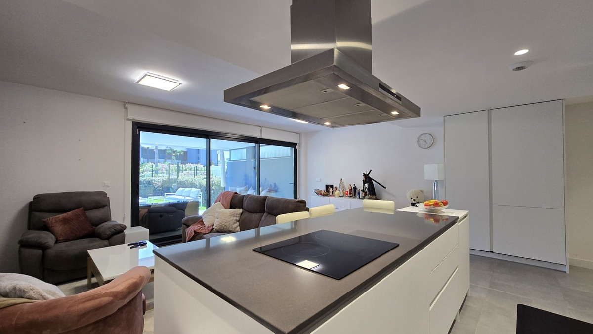 3 Bed Apartment for sale in New Golden Mile Costa Del Sol, Málaga, Spain