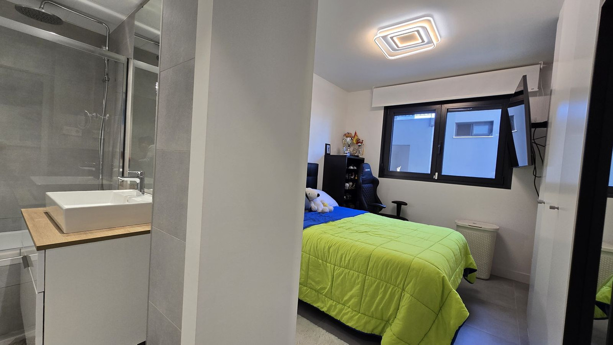 3 Bed Apartment for sale in New Golden Mile Costa Del Sol, Málaga, Spain