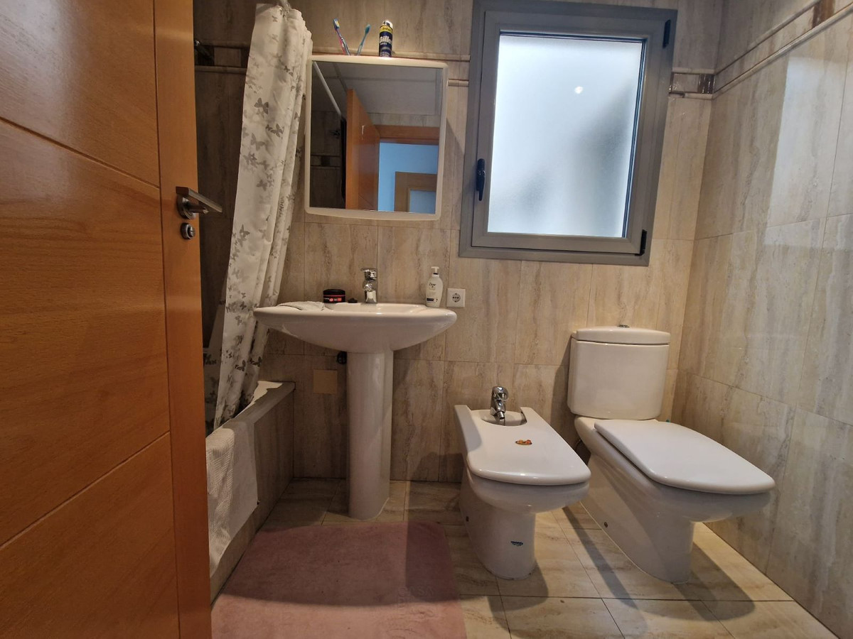 Se vende Apartamento Planta Media de 3 dormitorios en Costa Blanca, Alicante, España