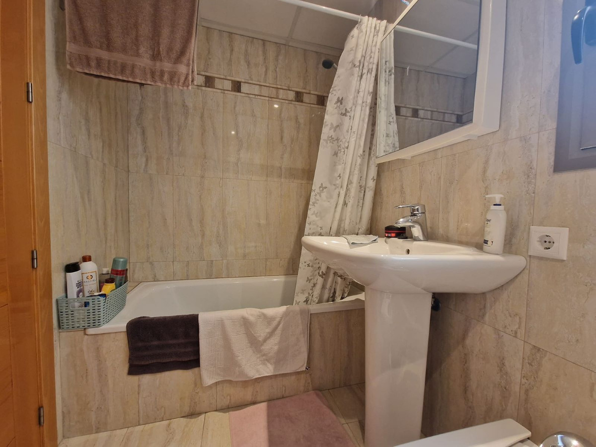 Se vende Apartamento Planta Media de 3 dormitorios en Costa Blanca, Alicante, España