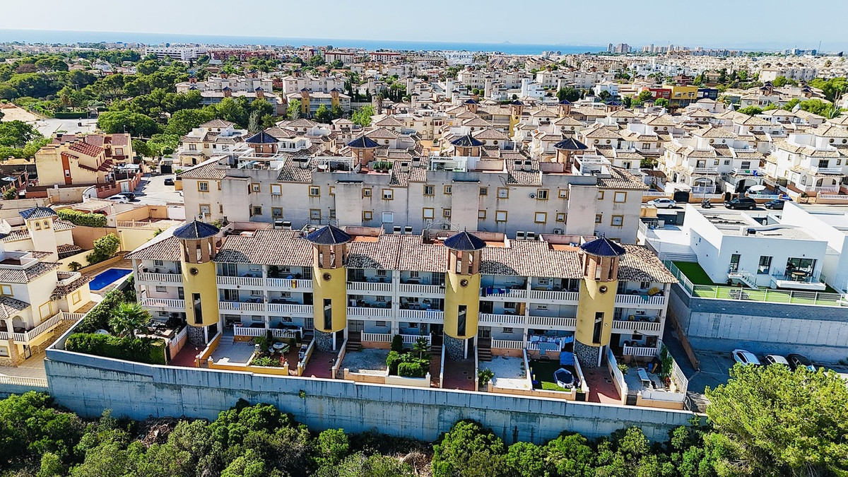 2 Bed Apartment for sale in Cabo Roig Costa Blanca, Alicante, Spain