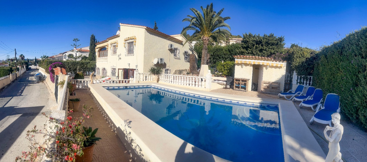 3 Bed Townhouse for sale in Calpe Costa Blanca, Alicante, Spain