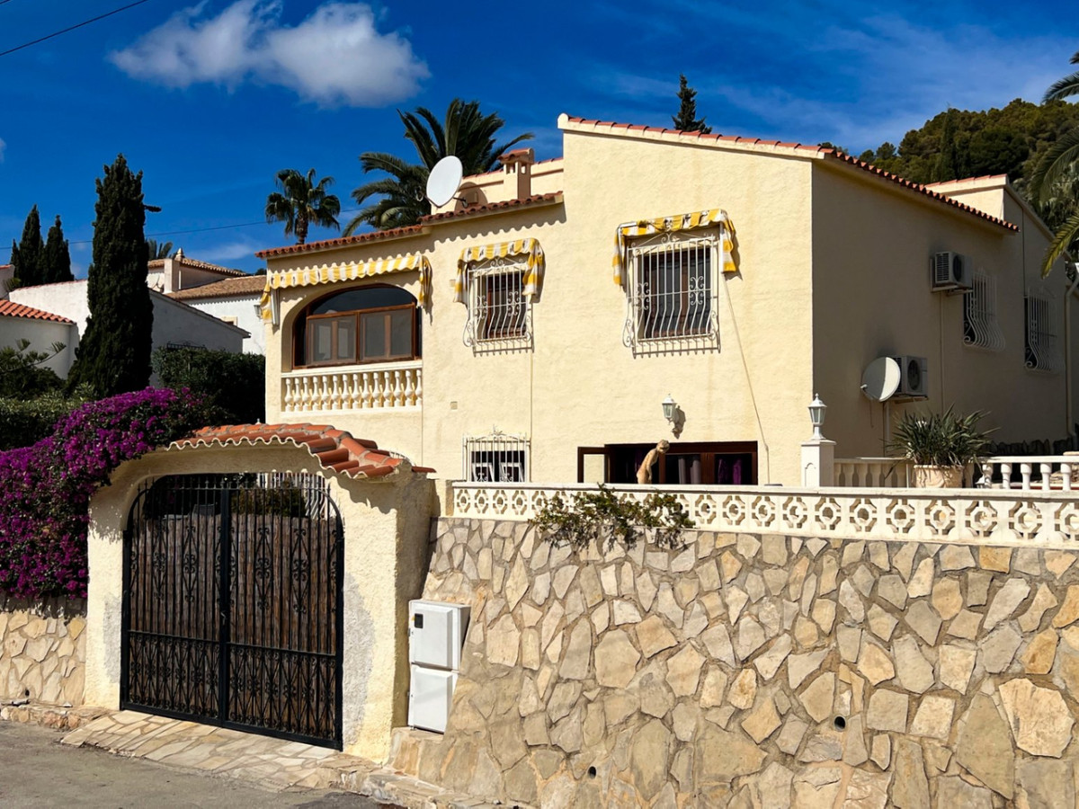 3 Bed Townhouse for sale in Calpe Costa Blanca, Alicante, Spain