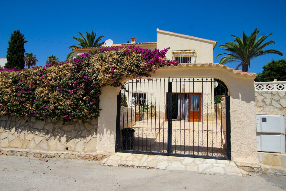 3 Bed Townhouse for sale in Calpe Costa Blanca, Alicante, Spain