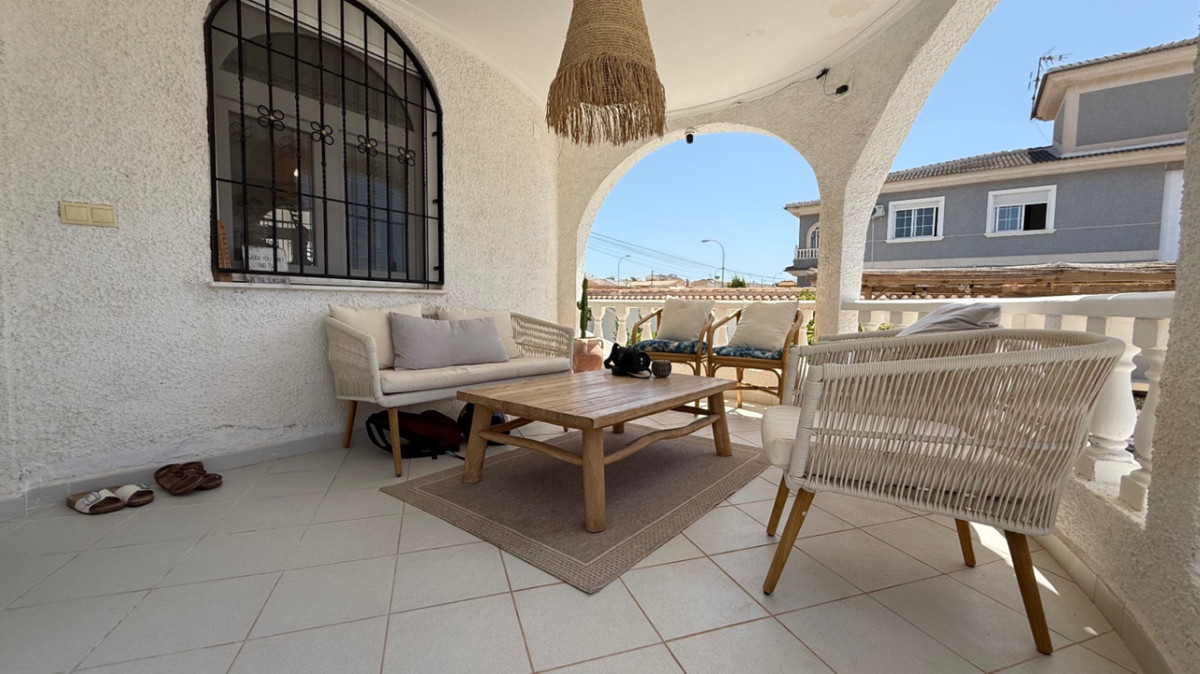 Se vende Villa - Chalet de 3 dormitorios en Costa Blanca, Alicante, España