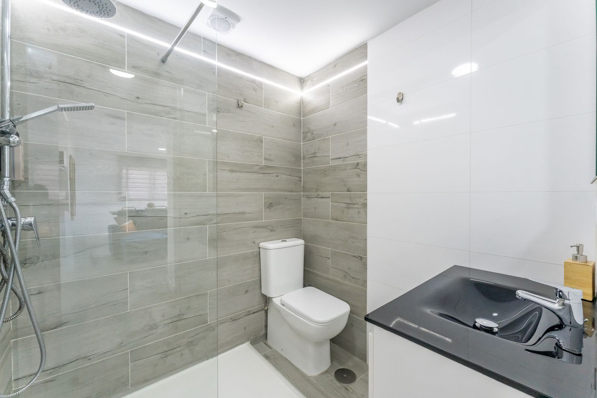 7 Bed Apartment for sale in Benalmadena Costa Costa Del Sol, Málaga, Spain