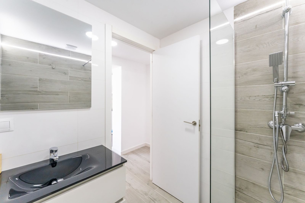 7 Bed Apartment for sale in Benalmadena Costa Costa Del Sol, Málaga, Spain