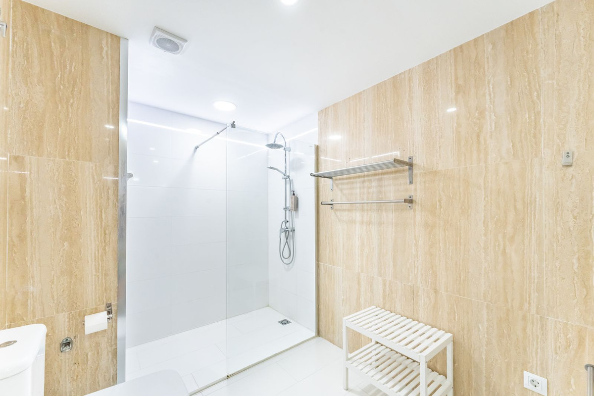 7 Bed Apartment for sale in Benalmadena Costa Costa Del Sol, Málaga, Spain