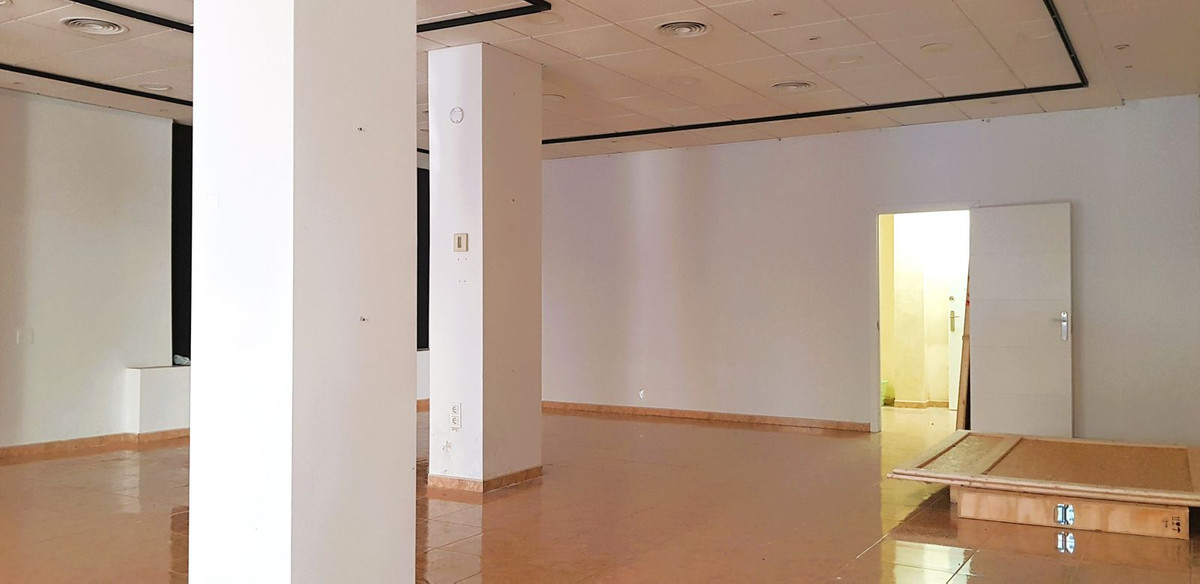 Commercial unit for sale in Marbella Costa Del Sol, Málaga, Spain