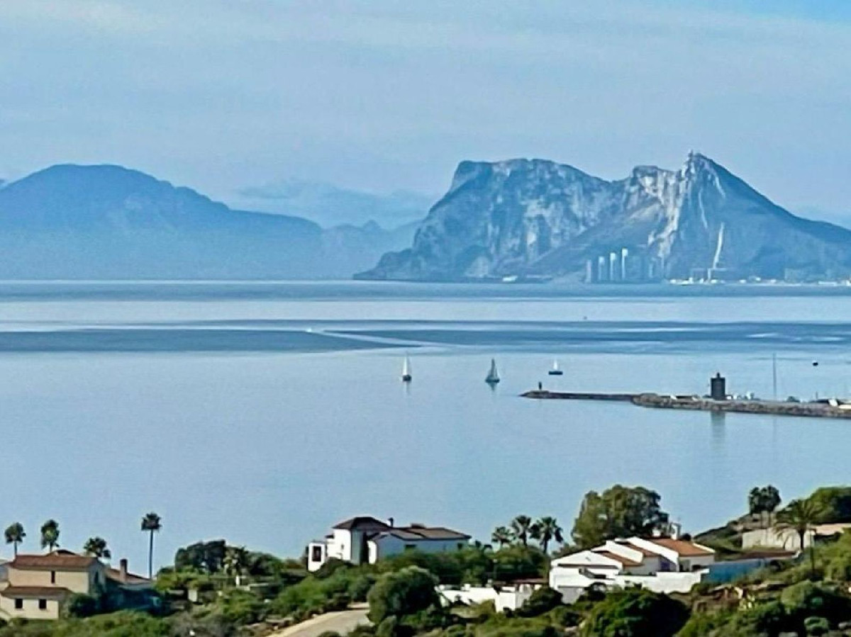 2 Bed Apartment for sale in Manilva Costa Del Sol, Málaga, Spain