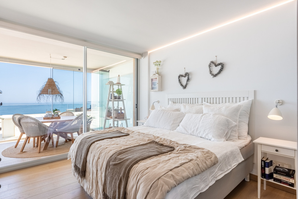 3 Bed Apartment for sale in Fuengirola Costa Del Sol, Málaga, Spain