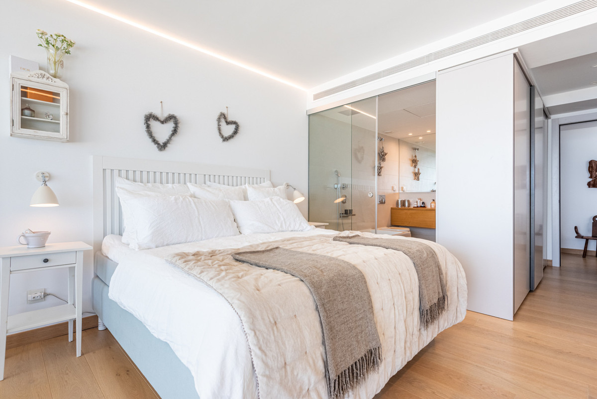 3 Bed Apartment for sale in Fuengirola Costa Del Sol, Málaga, Spain