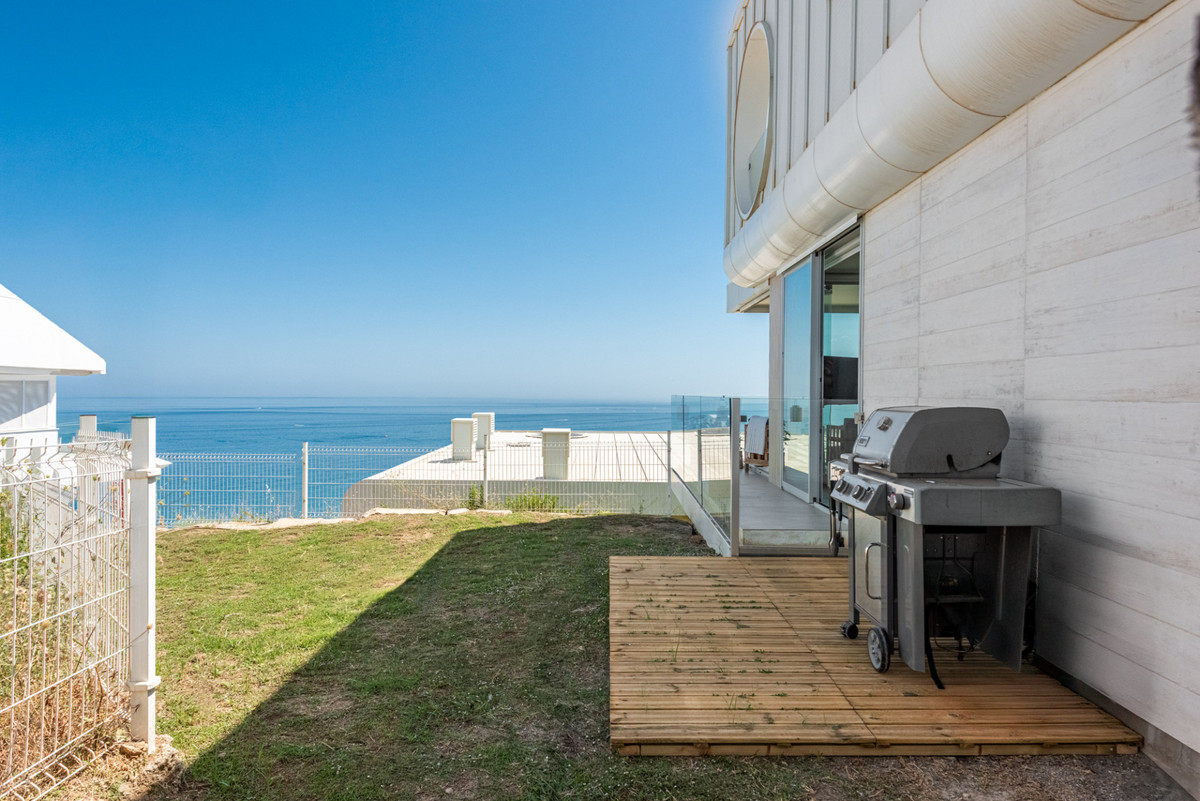 3 Bed Apartment for sale in Fuengirola Costa Del Sol, Málaga, Spain