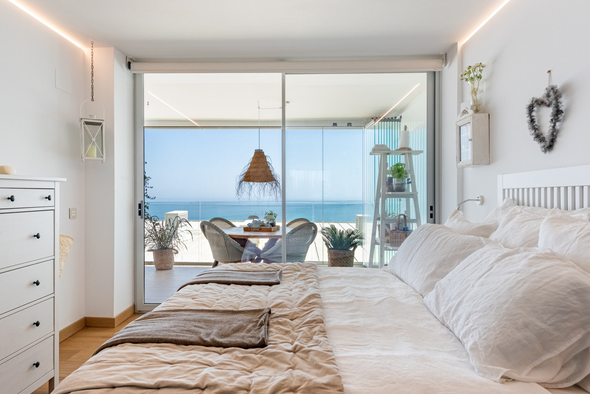 3 Bed Apartment for sale in Fuengirola Costa Del Sol, Málaga, Spain