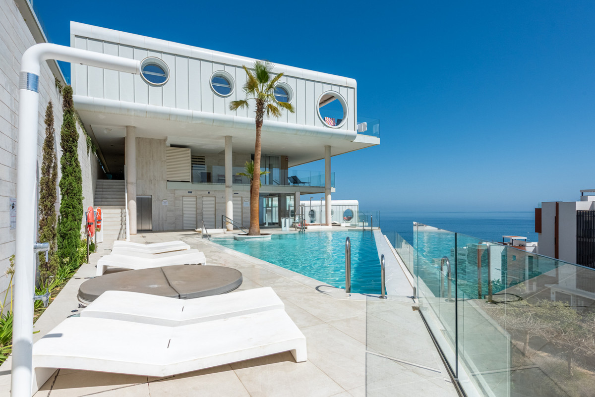 3 Bed Apartment for sale in Fuengirola Costa Del Sol, Málaga, Spain