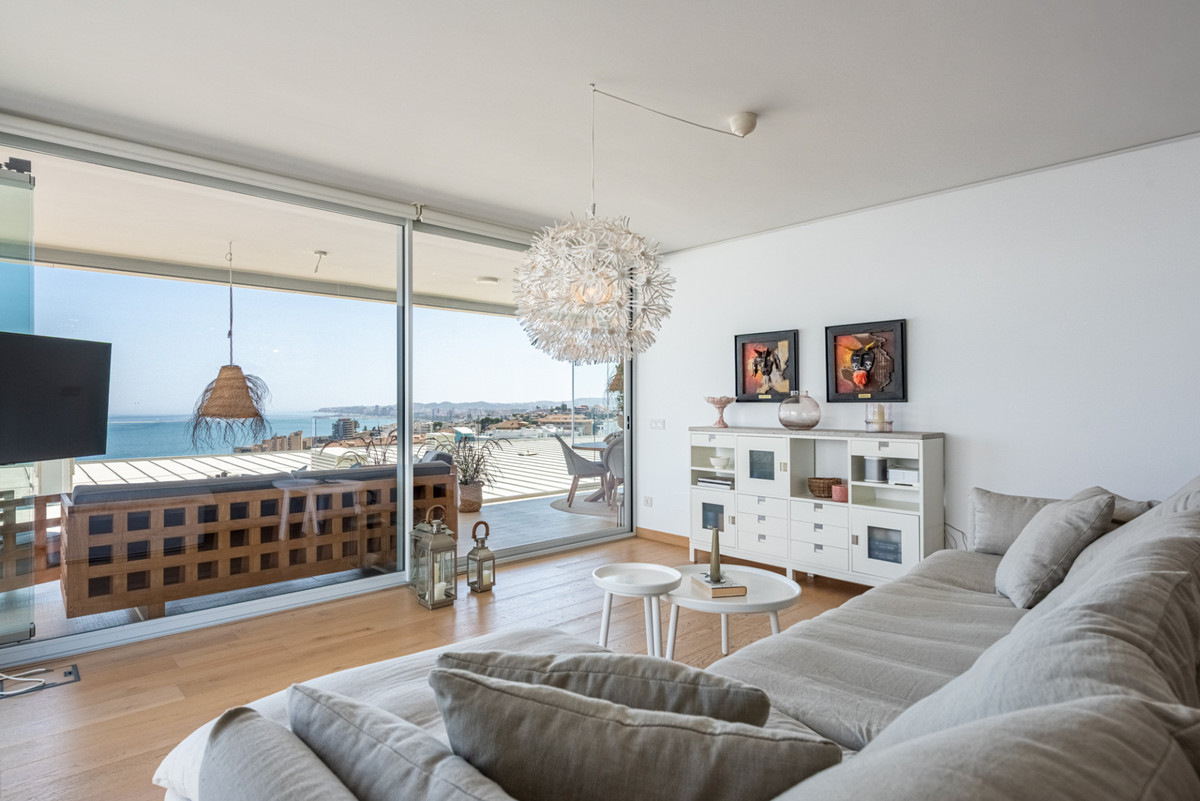 3 Bed Apartment for sale in Fuengirola Costa Del Sol, Málaga, Spain
