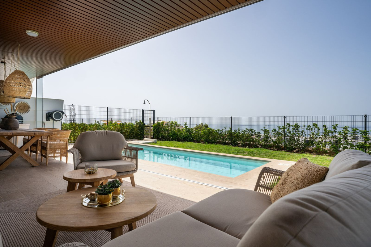 3 Bed Apartment for sale in Fuengirola Costa Del Sol, Málaga, Spain