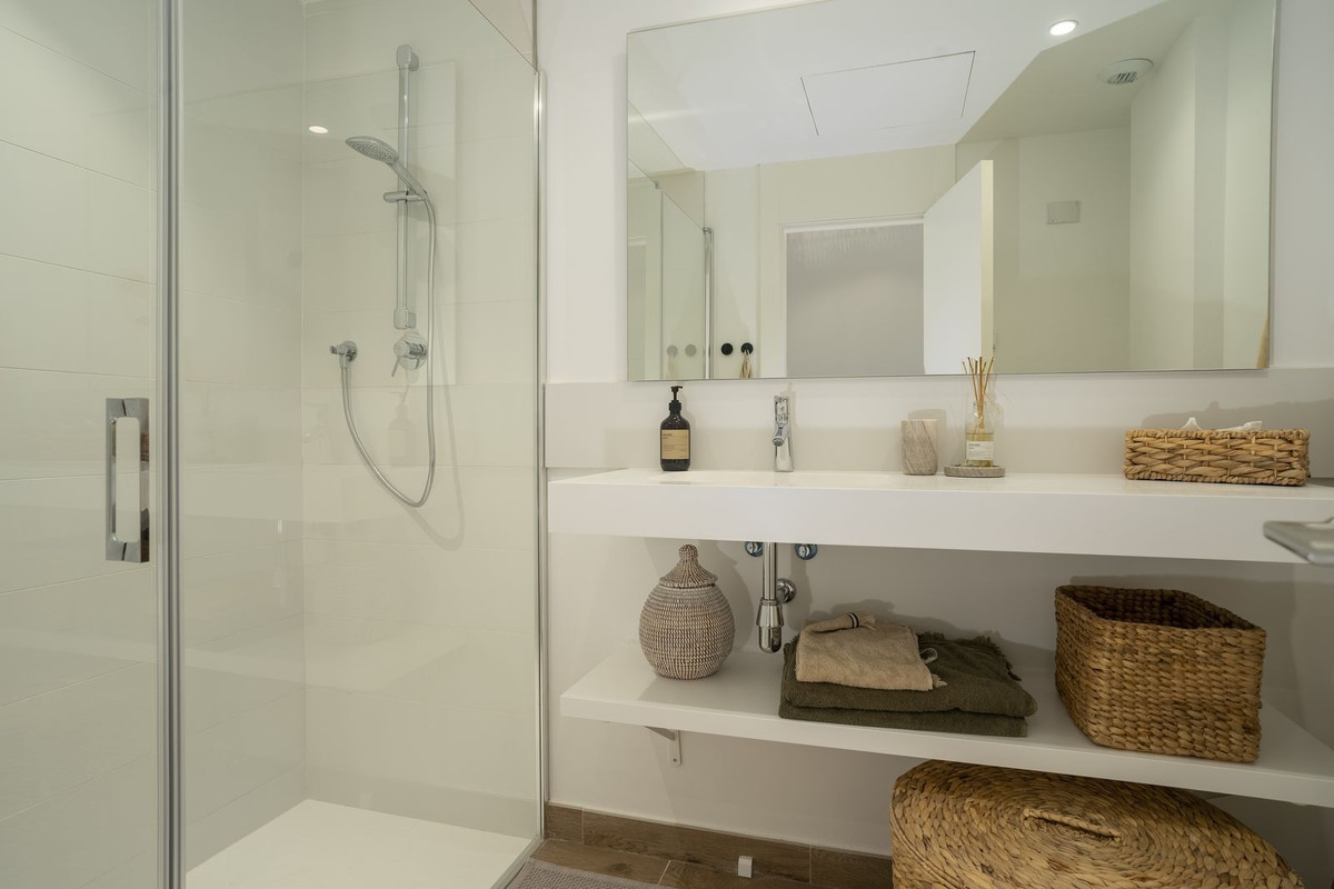3 Bed Apartment for sale in Fuengirola Costa Del Sol, Málaga, Spain