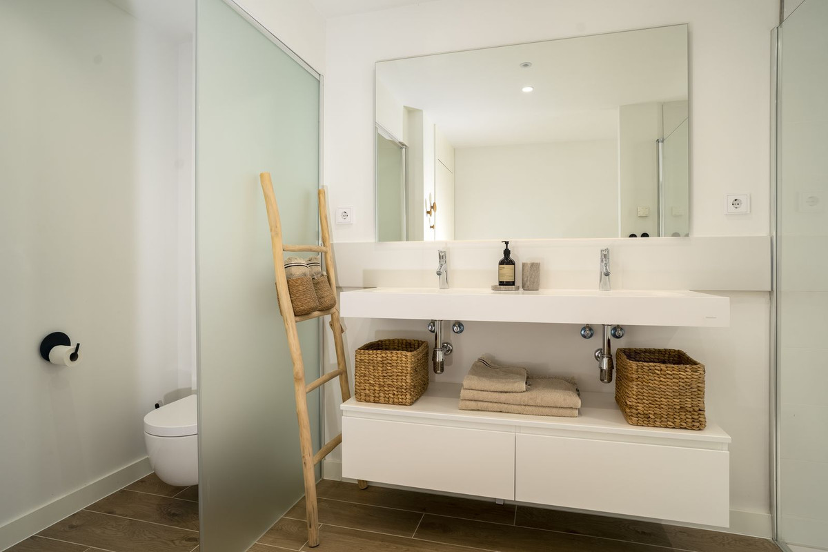 3 Bed Apartment for sale in Fuengirola Costa Del Sol, Málaga, Spain