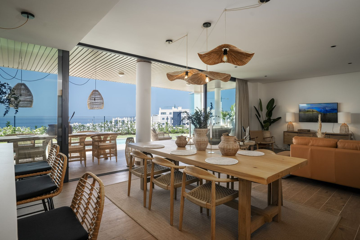 3 Bed Apartment for sale in Fuengirola Costa Del Sol, Málaga, Spain