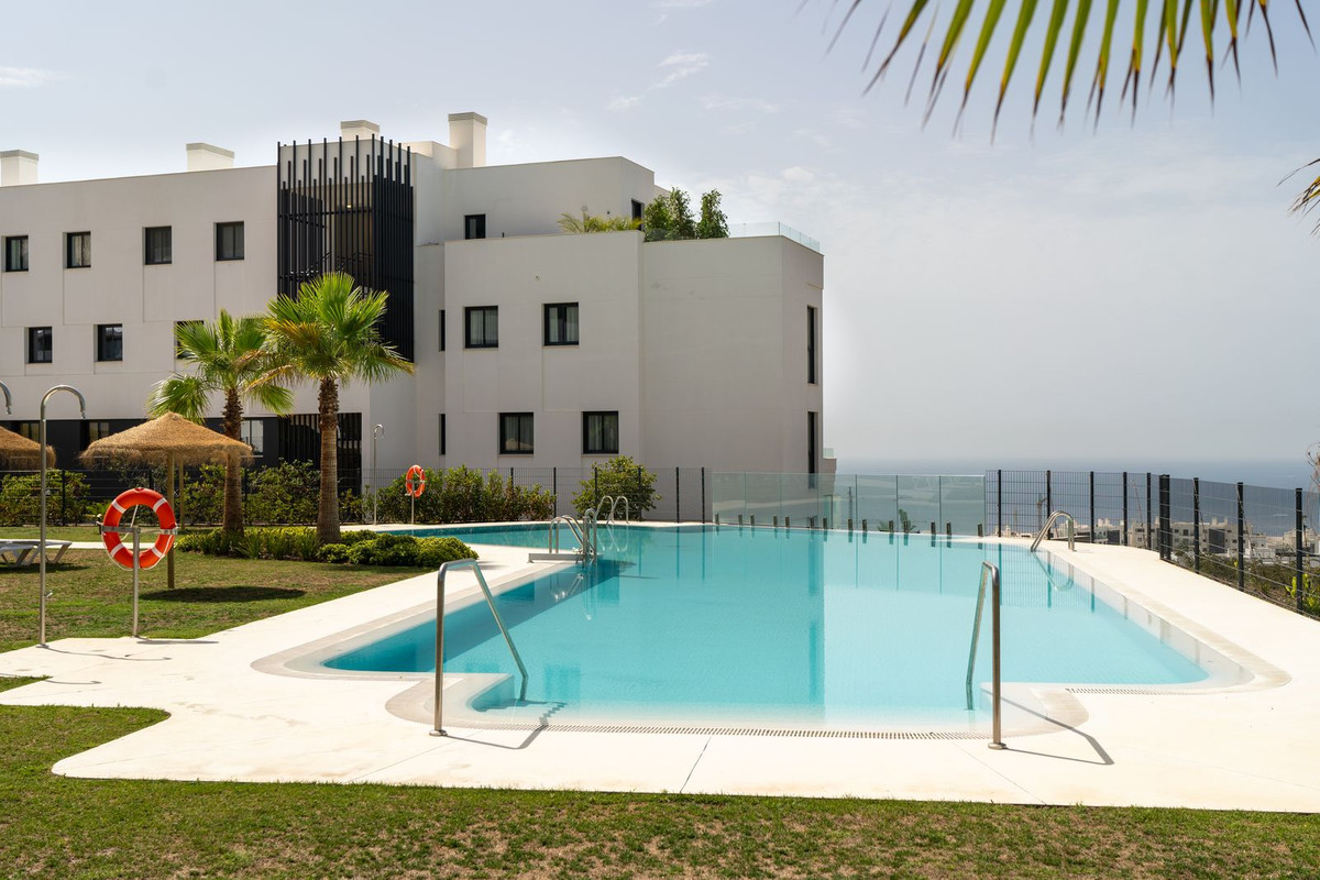 3 Bed Apartment for sale in Fuengirola Costa Del Sol, Málaga, Spain