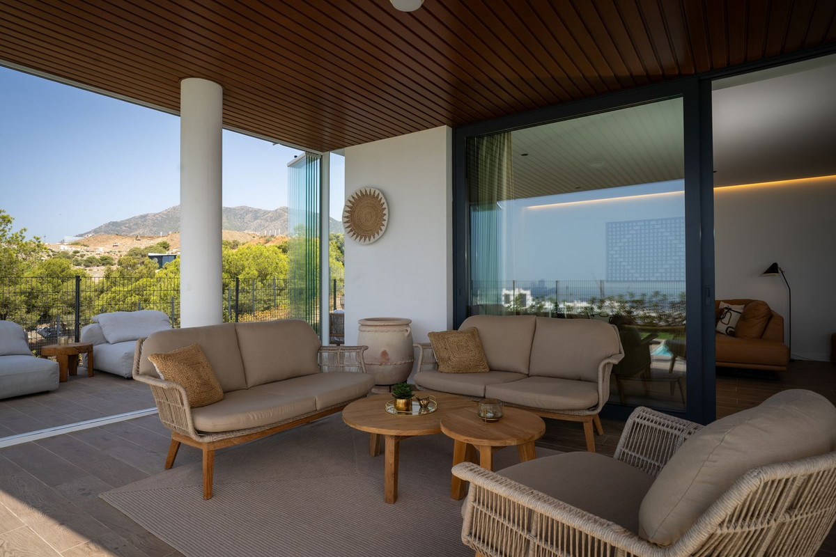3 Bed Apartment for sale in Fuengirola Costa Del Sol, Málaga, Spain