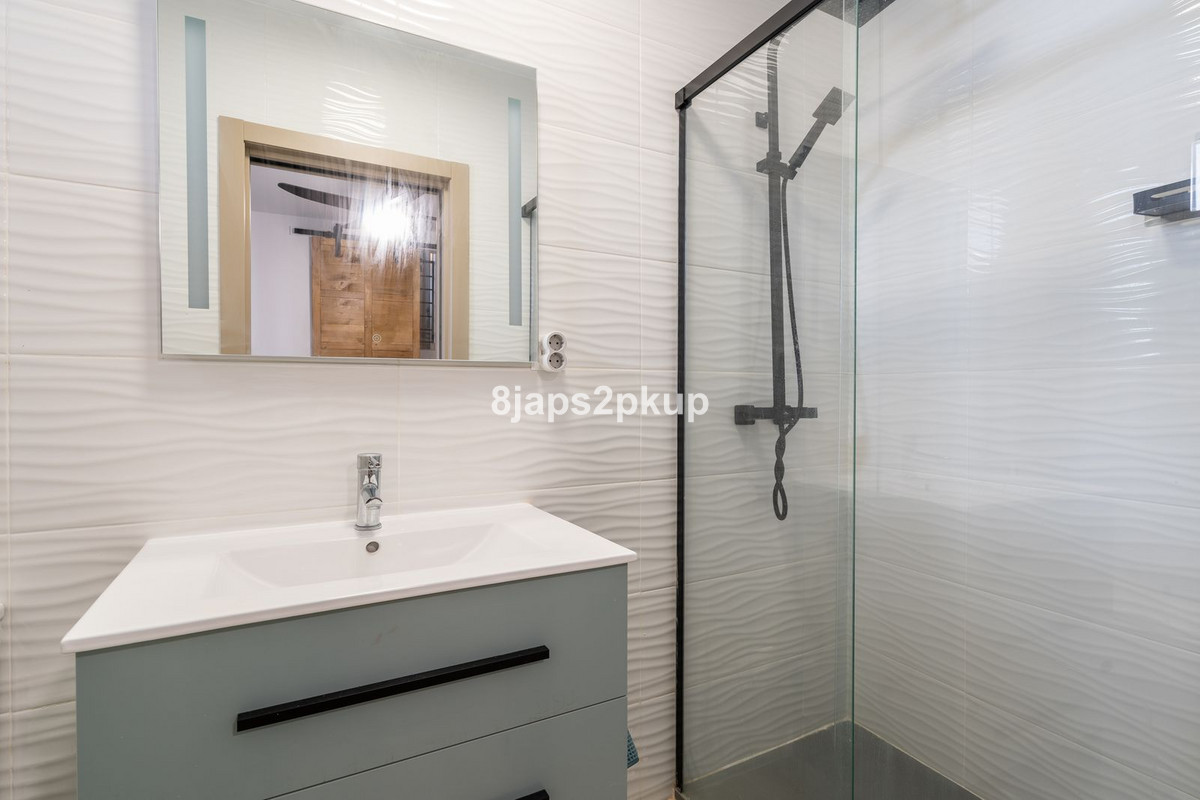 2 Bed Townhouse for sale in Estepona Costa Del Sol, Málaga, Spain