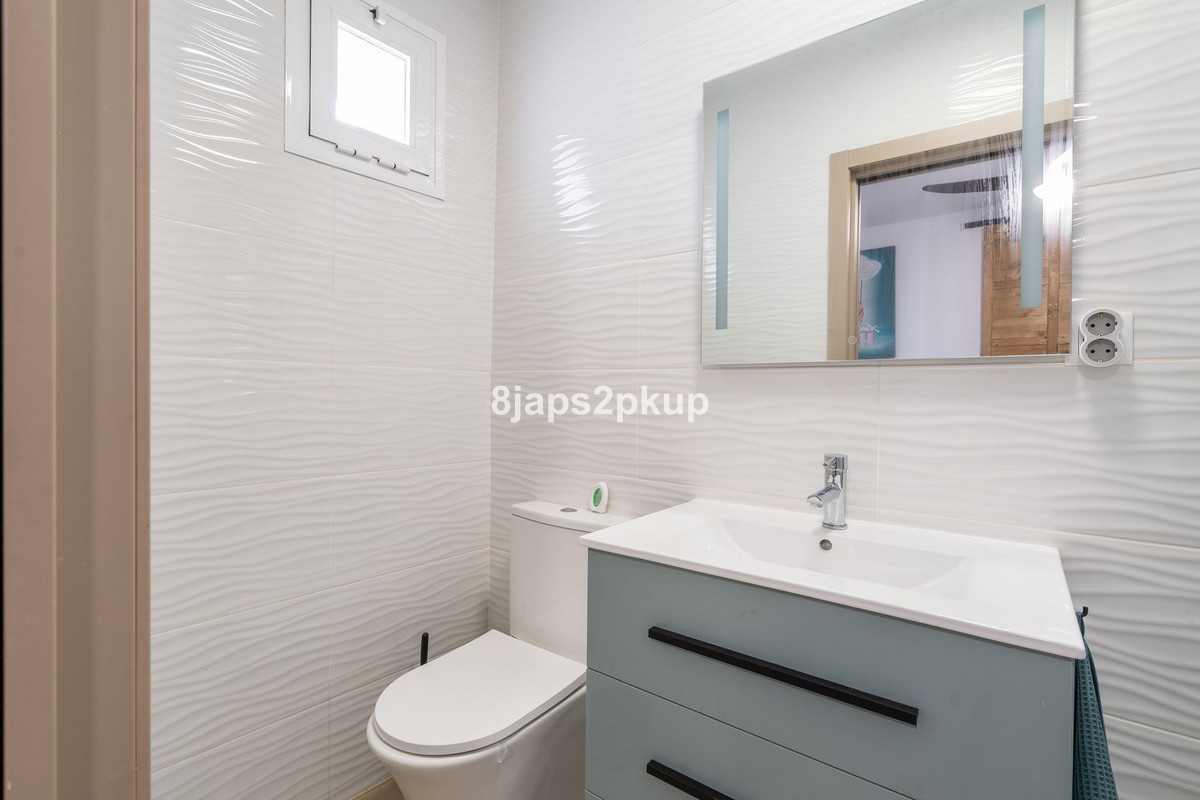 2 Bed Townhouse for sale in Estepona Costa Del Sol, Málaga, Spain