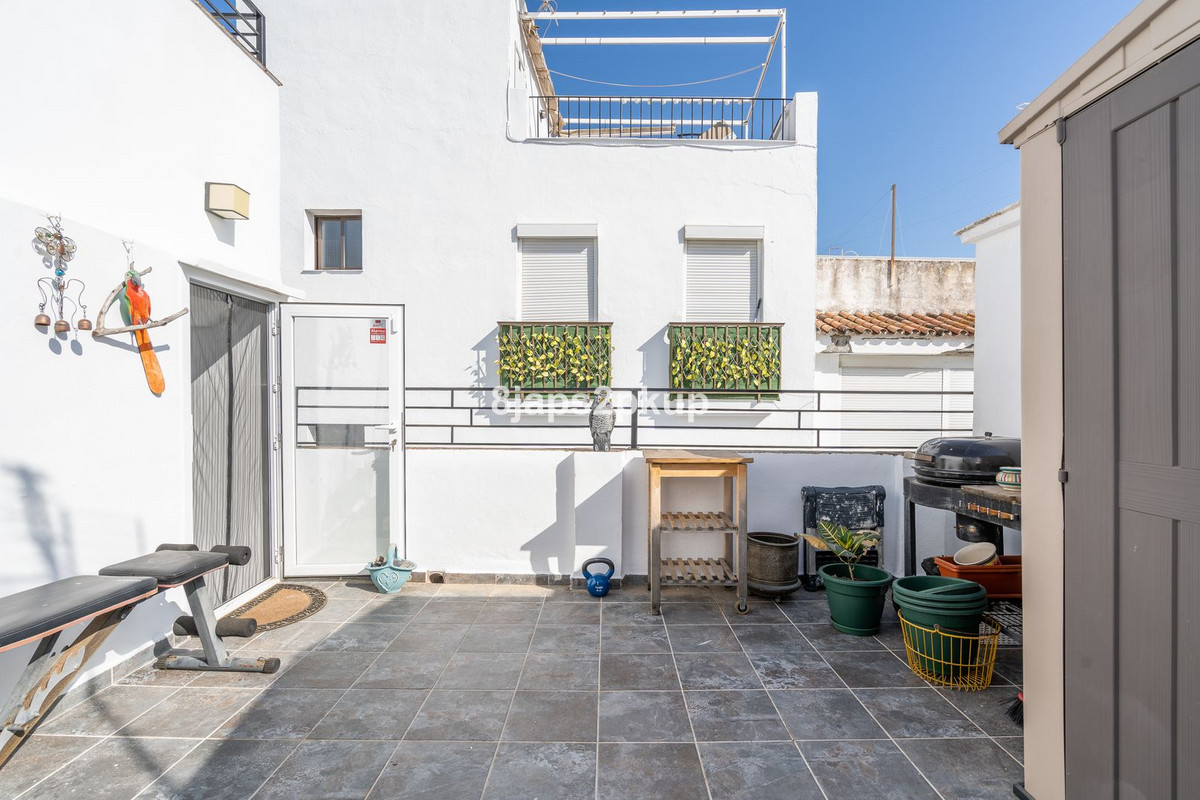 2 Bed Townhouse for sale in Estepona Costa Del Sol, Málaga, Spain